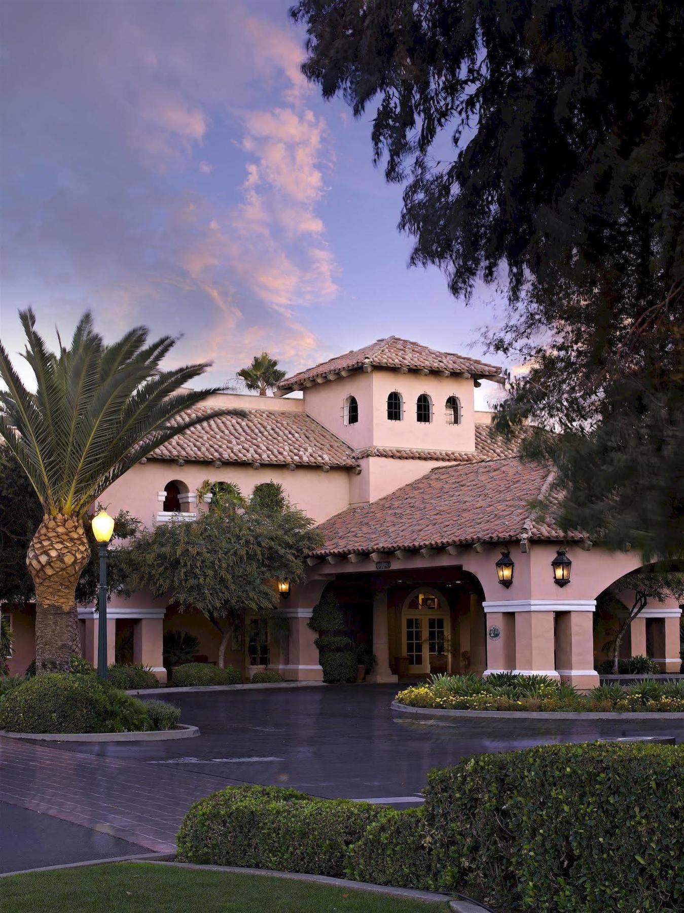 Harris Ranch Inn And Restaurant Huron Bagian luar foto