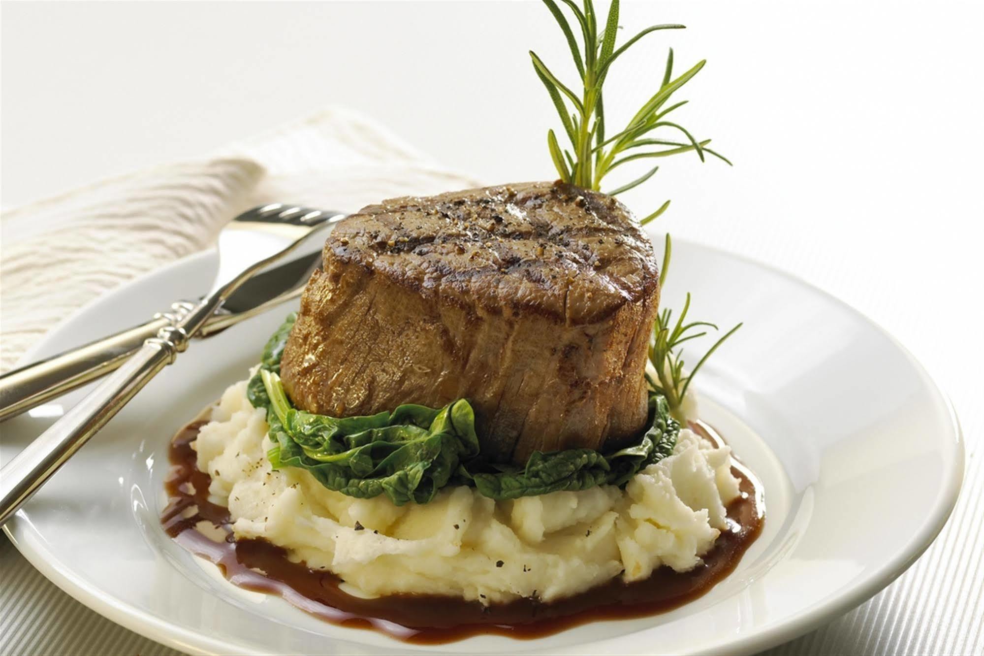 Harris Ranch Inn And Restaurant Huron Bagian luar foto