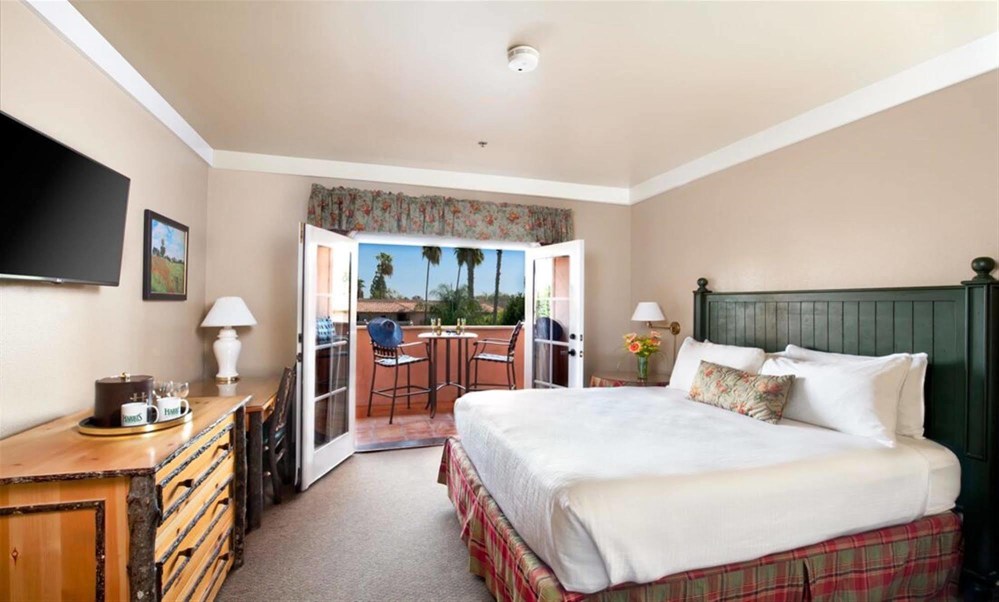 Harris Ranch Inn And Restaurant Huron Bagian luar foto