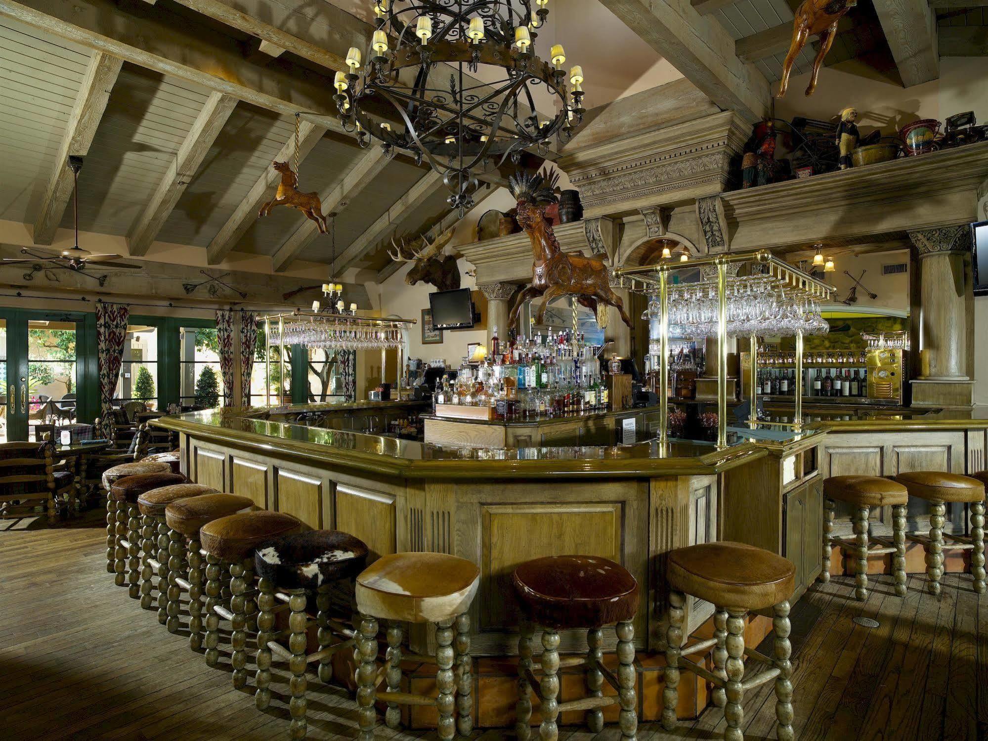Harris Ranch Inn And Restaurant Huron Bagian luar foto